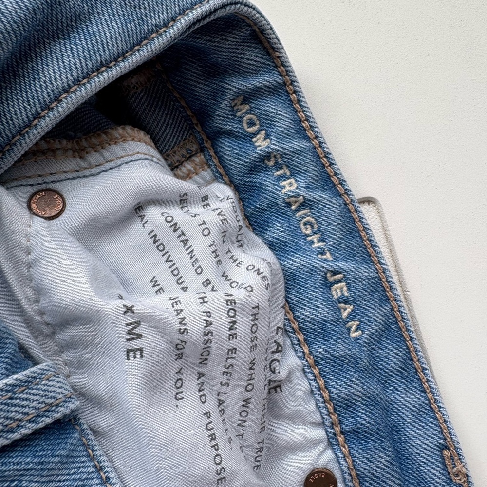 American Eagle Women’s Mom Straight Leg Distressed Jeans Size 6 - Picture 5 of 7